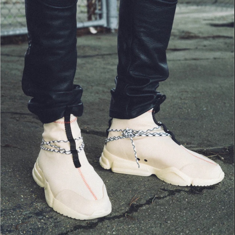 John Geiger 002 'Cream' PIxburgh, Black and White laces, Mens Size-13,